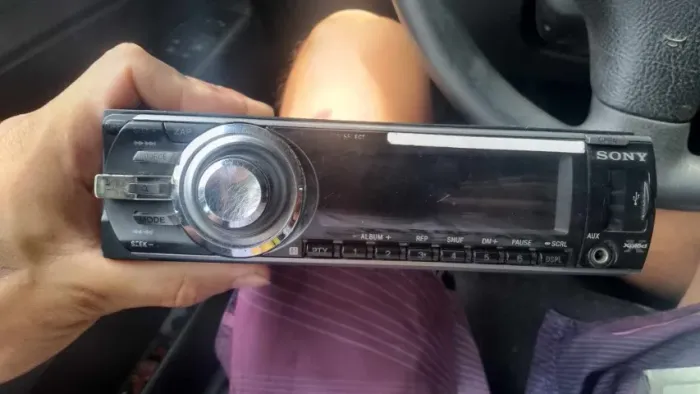 Frente Radio sony cdx-gt647ui