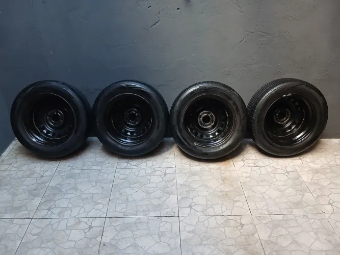 Pneus e rodas
