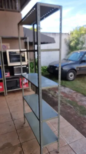 Estante de aço reforçado 0,30x0,92x2,00 m com 5 bandejas para quem precisa colocar produto
