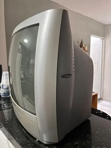 Tv tubo magnovox com controle 