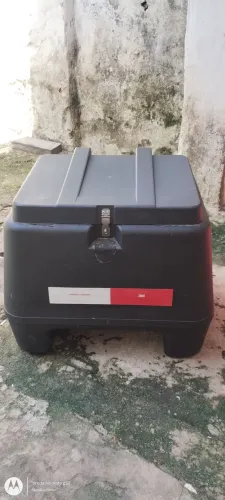 Baú de 80LT semi novo! 