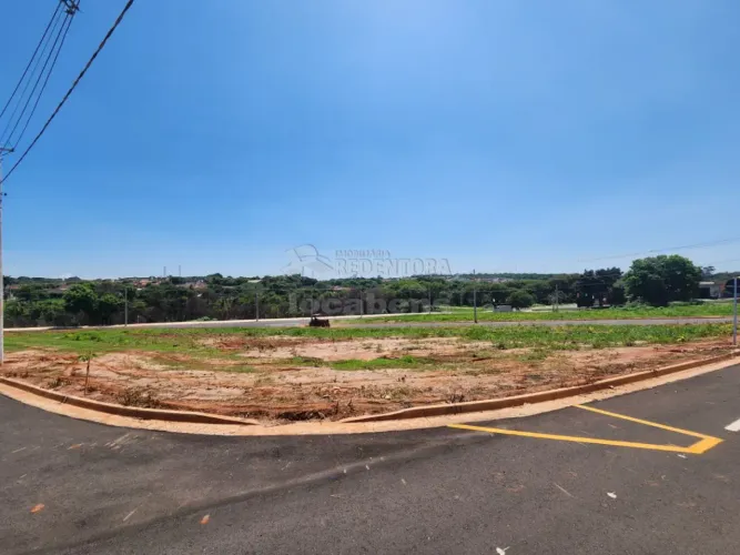 São Bento terreno de esquina com 225,44m² em Rio Preto - SP