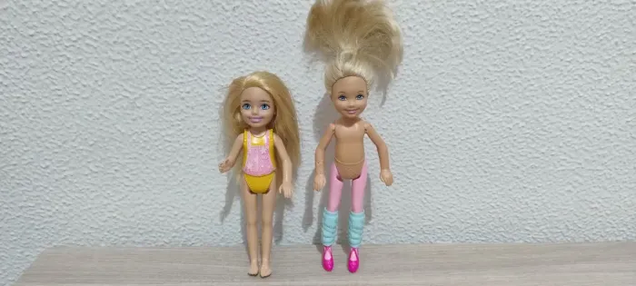 Duas bonecas Barbie Chelsea