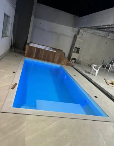 Piscinas e spas novos direto da fábrica!