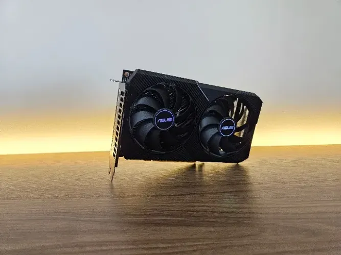 Placa de vídeo RTX 3060 ASUS 12GB c/ LED - Usada em Excelente Estado!
