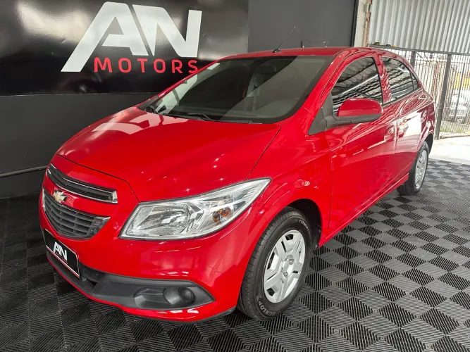 Chevrolet Onix Hatch LT 1.0 8V Flex Power Mec. 4P 2013