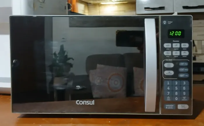 Microondas Consul 110V/21L espelhado/moderno/inox/semi novo. Entrega negociável/Compare.