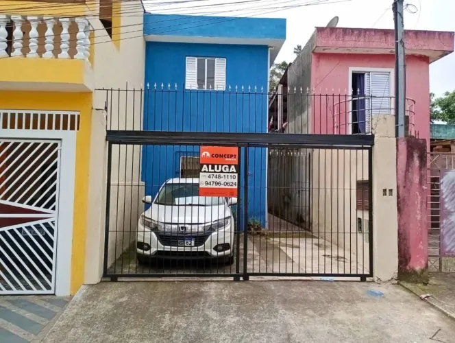 Casa com 2 dormitórios para alugar, 65 m² por R$ 1.365,00/mês - Jardim Juliana - Ferraz de
