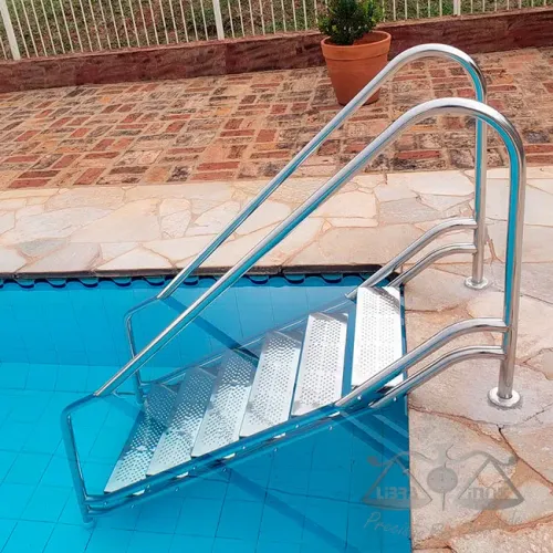 Escada confort acessibilidade para piscina (Linha Premium Alta Resistência)
