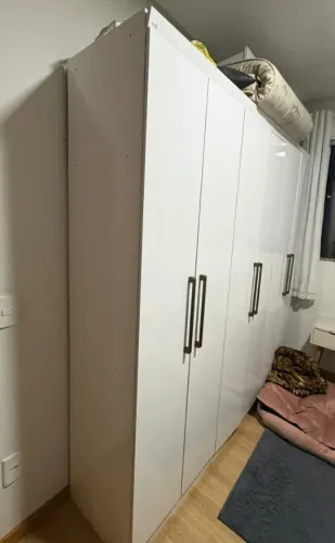 Guarda roupa 6 portas
