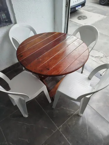 Jogo mesa madeira dobrável espaçoso 80x80 rústica seminovos,usadas