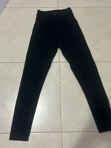 Calça skinny preta