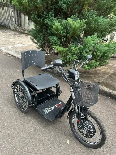 TRICICLO ELÉTRICO 