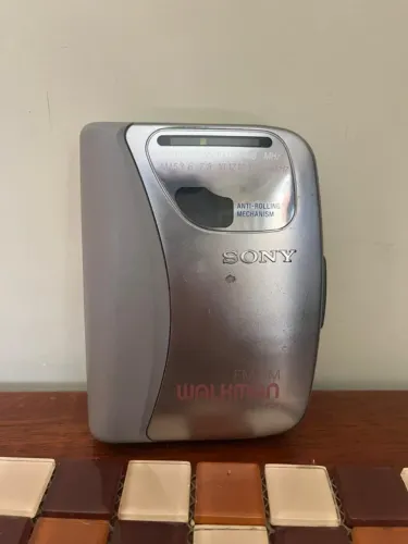 Walkman Sony WM-FX121V c/ Rádio AM/FM - Funcionando Perfeito