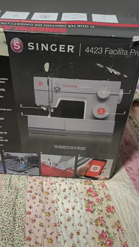 Vendo máquina de costura Singer
