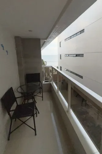 Apartamento de 1 quarto com vista mar, pé na areia