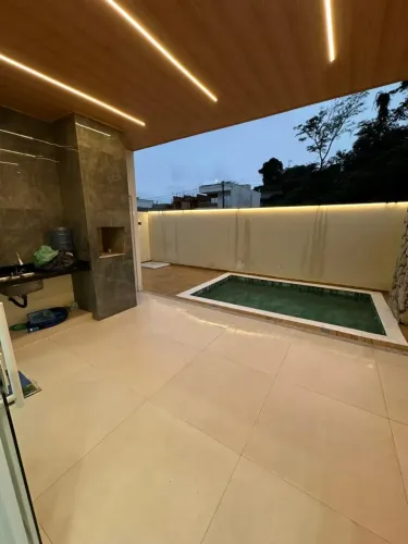 COND. QUARTZO VERDE  CASA DE 3/4 SENDO 1 SUÍTE, 190 METROS É 2 BANHEIROS