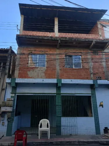 Vende-se Prédio com Ponto Comercial e Terraço - Excelente Oportunidade!