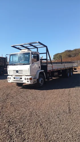 Vende-se caminhão Mercedes 1720 trucado ano 2004