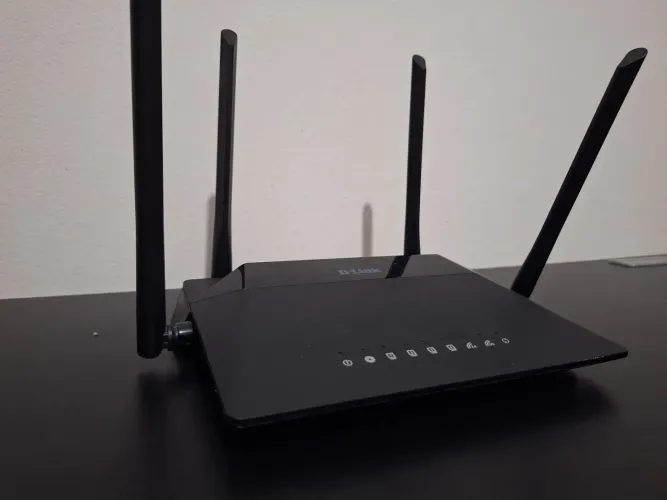Roteador e repetidor WiFi Dlink 842