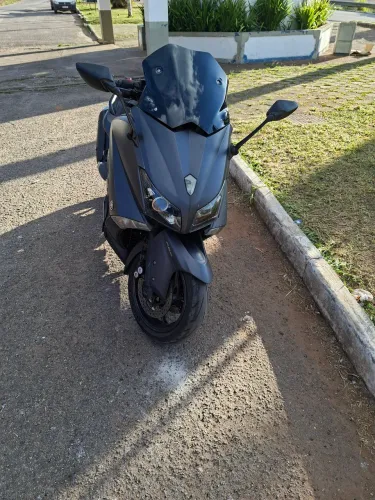 Tmax 530 troco por carro 