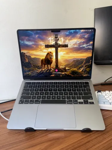 MacBook Air 13.6