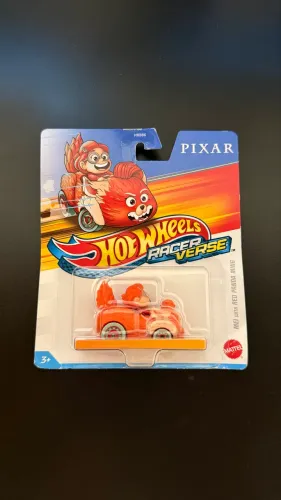 Hot Wheels Racer Verse - Mei with red panda ming
