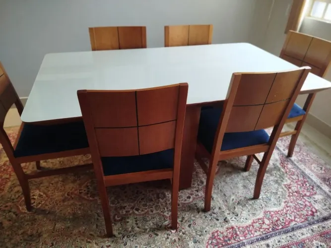 Mesa de jantar com 6 cadeiras