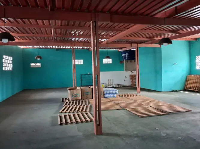 ALUGO GALPÃO COM BANHEIRO EM ÓTIMA LOCALIZAÇÃO DE NOVA PARNAMIRIM