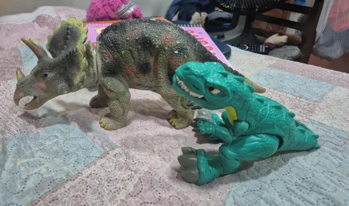 Dinossauro de borracha