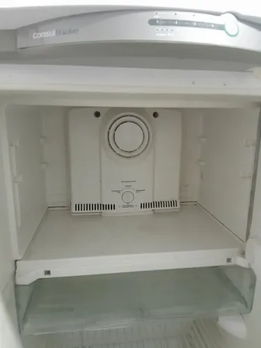Geladeira Consul (Com Defeito pós-mudança / Para Conserto ou Peças) LEIA O ANÚNCIO