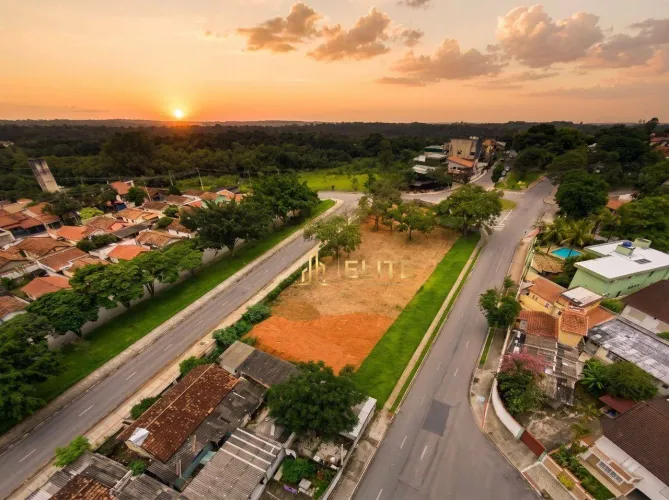 Área de esquina com 2.344m² para venda Jardim Esplanada São José dos Campos SP Zoneamento 