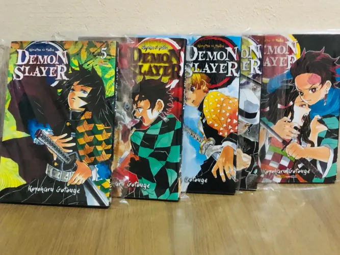 5 Volumes de Mangás de Demon Slayer