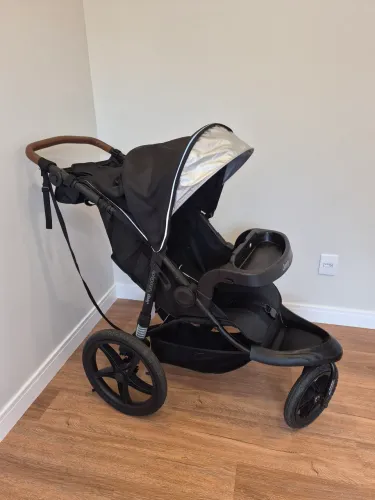 Carrinho de bebê Jeep