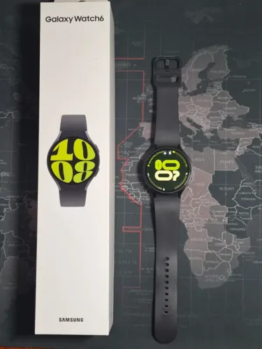 Smartwatch Samsung Galaxy Watch6 BT 44mm Tela Super AMOLED de 1.47" Grafite 