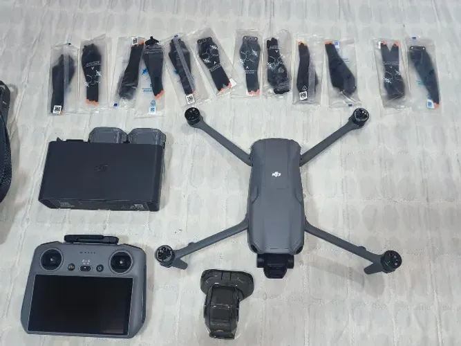 DRONE DJI AIR 3 FLY MORE COMBO - NOVO