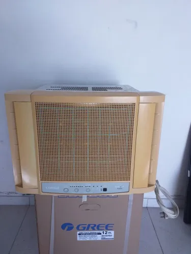 Vendo Ar Condicionado ACJ CONSUL 10OO0 BTUS 220V Usado. Em perfeito estado de fun
