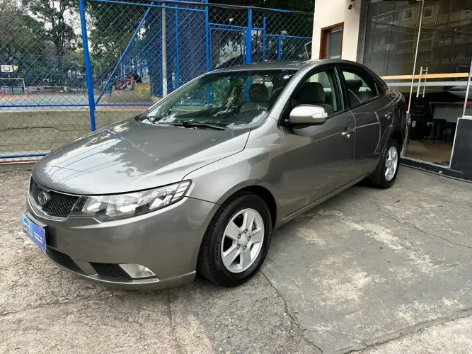 Kia Motors Cerato 1.6 16V Mec. 2011