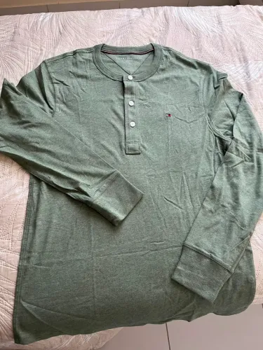 Camisa Tommy Hilfiger importada Canadá - NOVA