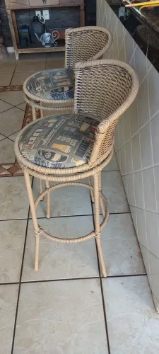 Vendo cadeiras tipo bistrô giratórias