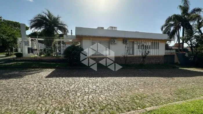 Casa Comercial/Residencial Próximo da Wenceslau Escobar no bairro Vila Assunção.