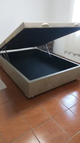 Vendo conjunto completo de cama box casal (Base Baú + Colchão) em ótimo estado e muito con