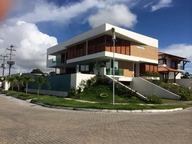 Mansão de alto padrão com mais de 1.060m² de área construída no Condomínio Villas do Farol