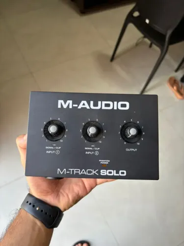 Placa de áudio Interface Som Áudio Mtracksolo M-audio Profissional 2 Canais Cor Preto