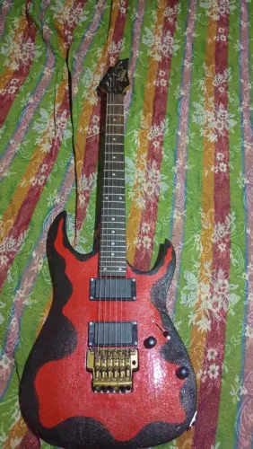 Guitarra Ibanez com captadores EMG ativos 81 85