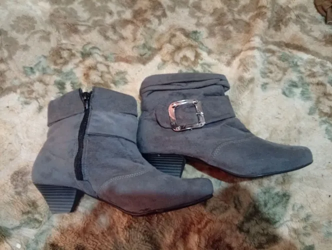 Bota cano baixo,camurça cinza n.40
