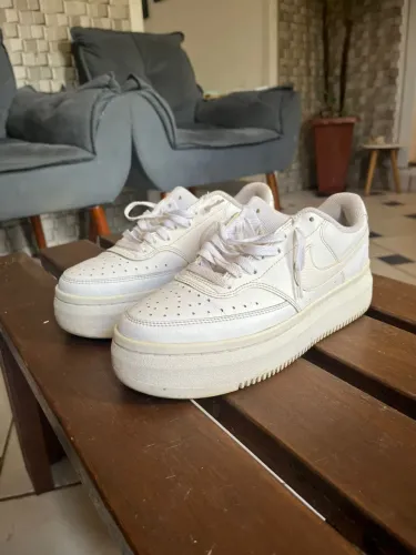 VENDE-SE TÊNIS NIKE COURT VISION WHITE