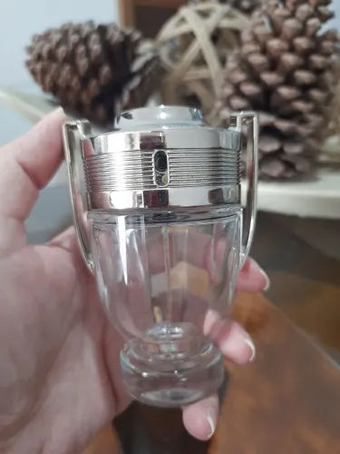 Frasco de Perfume Vazio Invictus