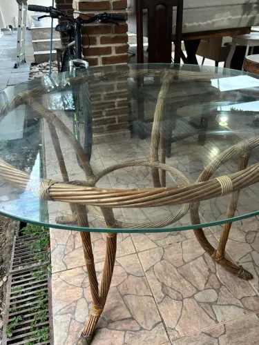 Mesa 6 lugares com tampo de vidro
