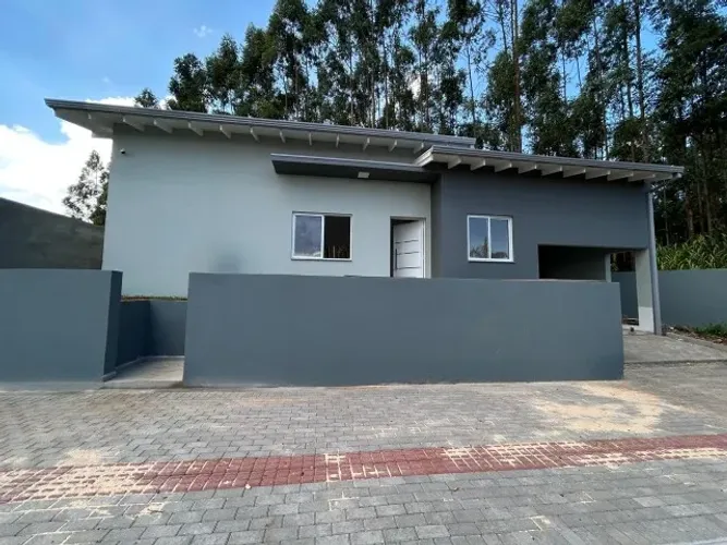 Casa nova no Desbravador por 765 mil